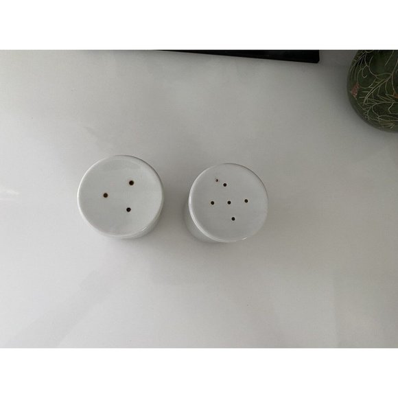 Takashi Ceramic Salt and Pepper Shakers‎ Orange Flowers - Picture 12 of 16